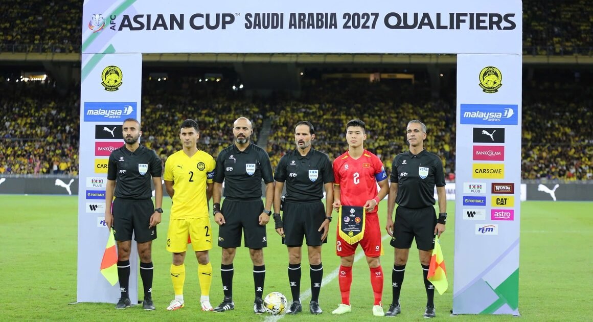 BÍ MẬT VỀ VIỆC ĐĂNG KÝ NHẬP TỊCH CẦU THỦ MALAYSIA BỊ ĐÁNH THỨC, GÂY QUAN NGẠI VỀ KẼ HỞ QUY ĐỊNH FIFA!