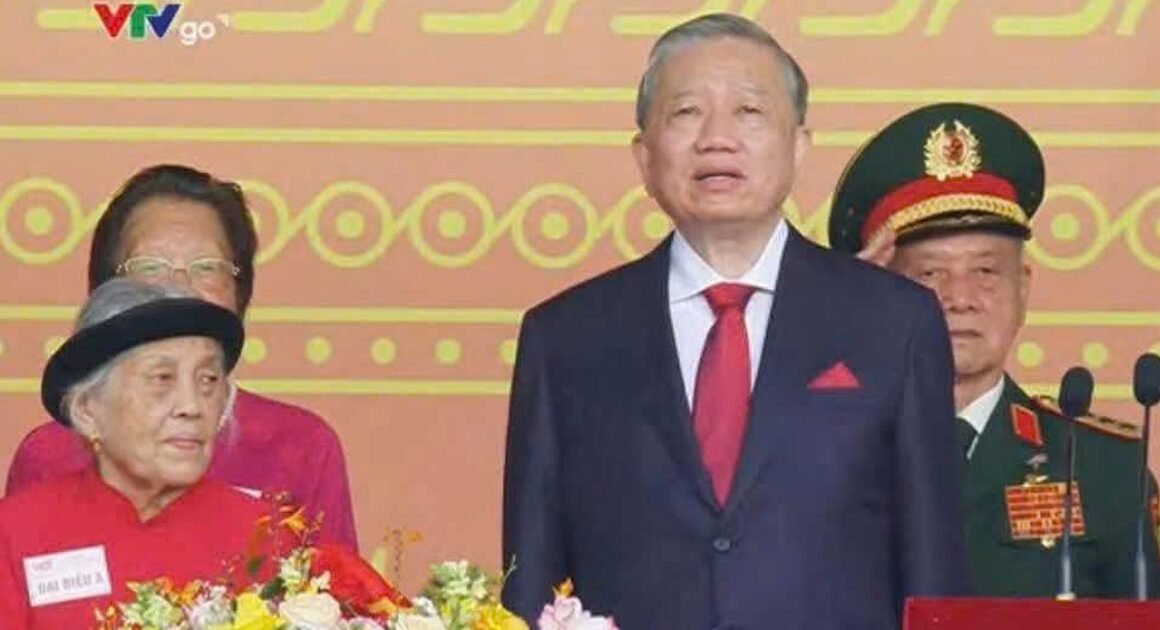 BẬT CẢNH LINH ĐỄN CỦA MẸ VIỆT NAM ANH HÙNG TRẦN THỊ HUYẾN TRONG LỄ DIỄU BINH KỶ NIỆM 80 NĂM QUỐC KHÁNH!