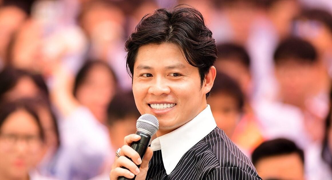 KHAM PHÁ CÁ TÍNH SÁNG TẠO CỦA NGUYỄN VĂN CHUNG BƯỚC TỪ ƯM MỘT NHÓM NHẠC KHIẾN NGƯỜI HÀN QUỐC SAY ĐẮM!