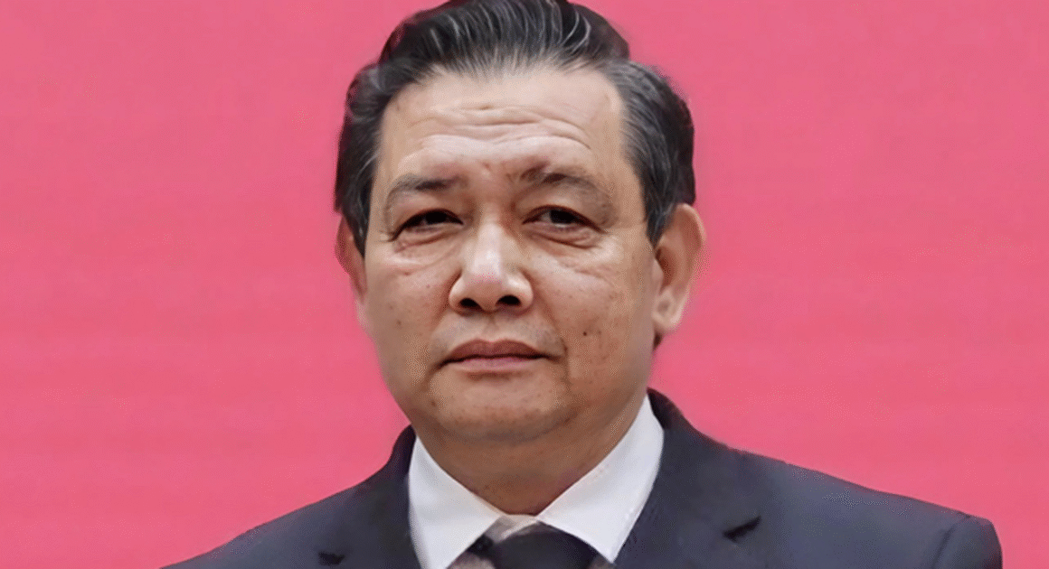 AI ĐỤNG CHUÔNG KHÊU GỌI AI VÌ CỰU PHÓ CHÁNH ÁN TRƯỜNG SƠN ĐÀ NẴNG BỊ KHEN TRỪ ĐẢNG?