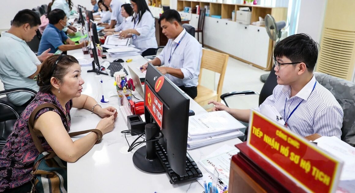 KHÁI QUÁT HÓA GỬI DỮ LIỆU HỘ TỊCH ĐIỆN TỬ, GIẢI PHÁP THÔNG MINH GIẢM CHI PHÍ VÀ KHÁM PHÁ “MỎ VÀNG” DỮ LIỆU CHO NHÀ NƯỚC