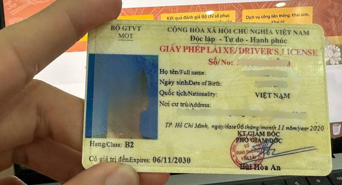 BỘ ĐỀ XUẤT MỚI CỦA VẬN TẢI Ô TÔ VIỆT NAM GÂY CHUỐNG, TẠI SAO LÁI XE KINH DOANH ĐANG RỐI RẮN NHƯ VẬY?