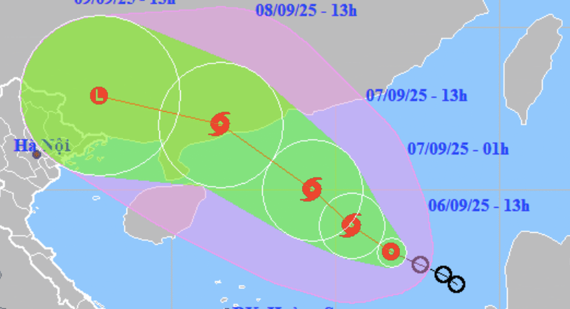 Áp thấp nhiệt đới mạnh lên thành bão số 7 trên Biển Đông, gió giật cấp 9 đang đe dọa!