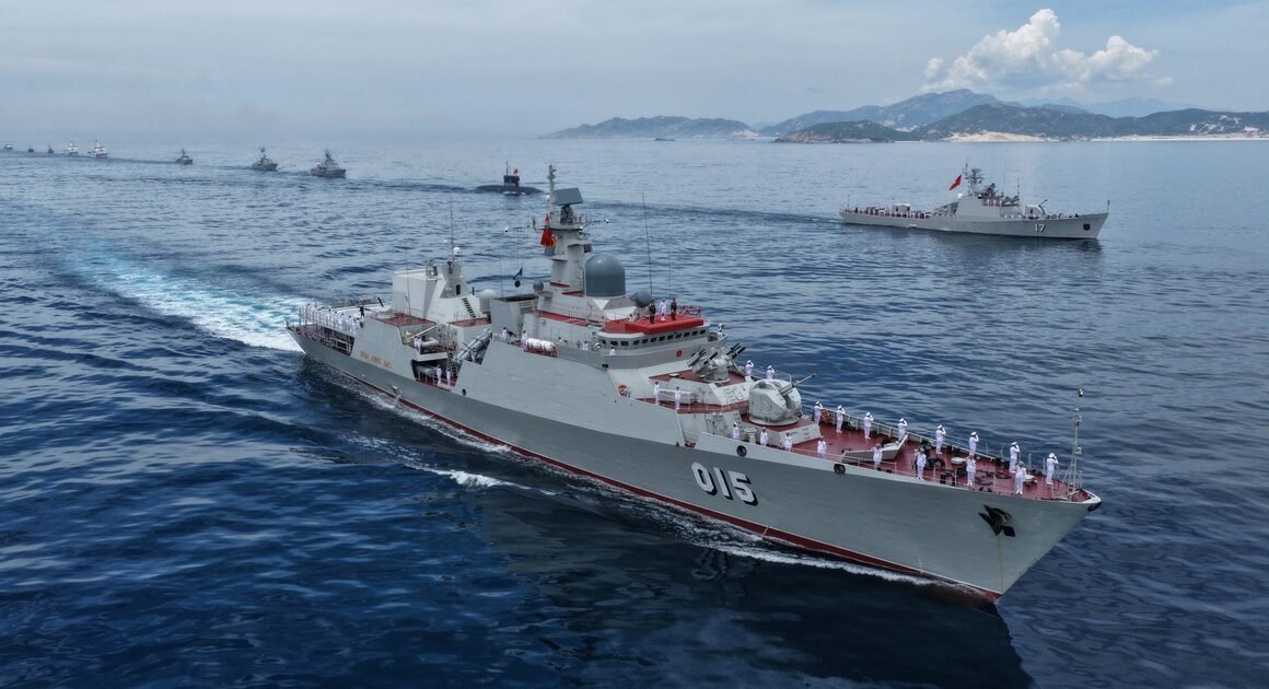 KHÁM PHÁ TÀU HỘ VỆ MẪU GEPARD 3.9: VŨ KHÍ BIỂN ĐỘC LẬP, TỐC ĐỘ NHANH, CHỊU ĐƯỢC SÓNG CÁP 12!