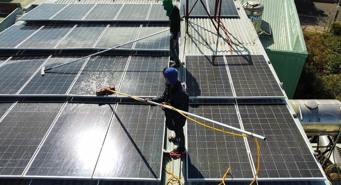 BẠN ĐÃ BIẾT CHƯA: NHIỀU HỘ GIA ĐÌNH LẮP ĐIỆN MẶT TRỜI TỰ SẢN XUẤT, TỰ SỬ DỤNG, NHƯNG KHÔNG ĐĂNG KÝ VẪN ĐANG GẬP GHÊ?