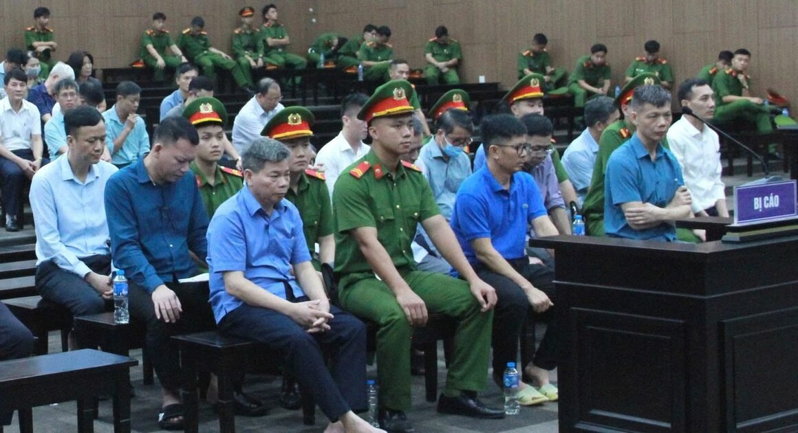 CHUYỆN CỰU GIÁM ĐỐC BỊ BẮT KHỎI 11 TỶ ĐỒNG “BỒI DƯỠNG”, CHIA CHÁN CHO PHÓ CHỦ TỊCH, AI ĐÚNG AI SAI?