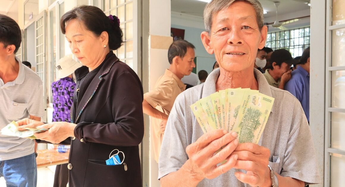 KHÁM PHÁ NHỮNG CẢM XÚC SÂU SẮC BẬC NHẤT TẠI NHỮNG ĐIỂM TRAO QUÀ QUỐC KHÁNH Ở ĐỒNG NAI!