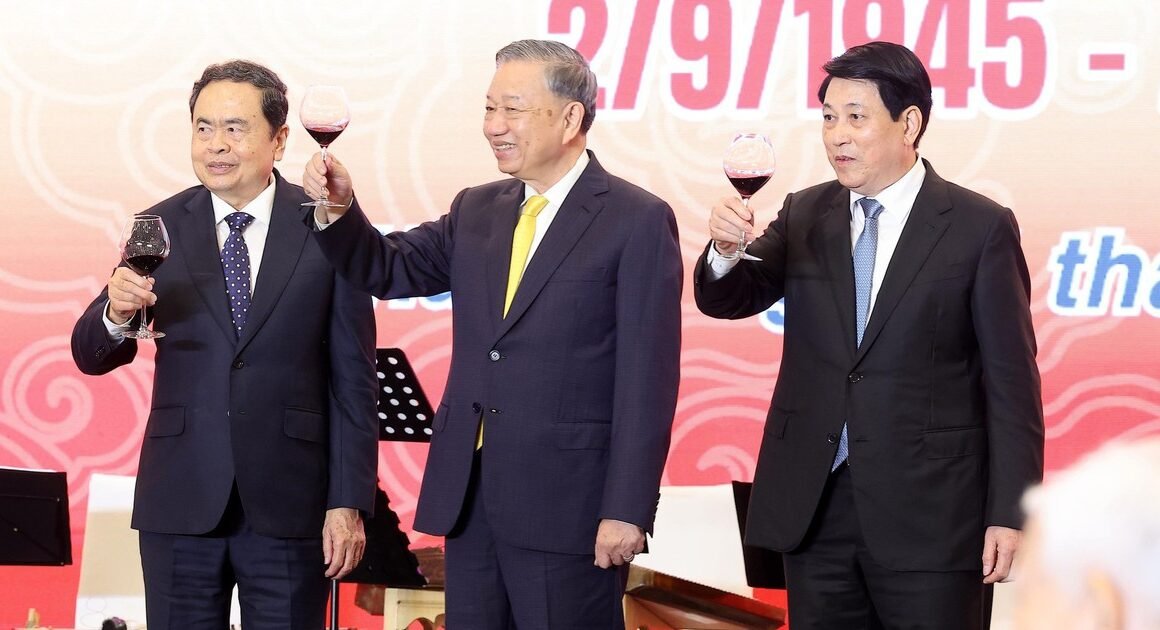 BƯỚC VÀO CHIÊU ĐÃI LỊCH SỬ NHÂN KỶ NIỆM 80 NĂM QUỐC KHÁNH VIỆT NAM!