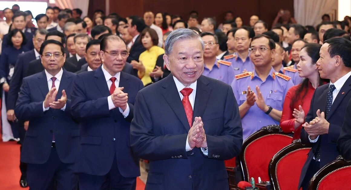 KHẨN CẦU ĐỔI MỚI CÁCH ĐÁNH GIÁ VÀ LỰA CHỌN CÁN BỘ, ĐỂ XÂY DỰNG ĐỘI NGŨ LÃNH ĐẠO VỮNG MẠNH HƠN!