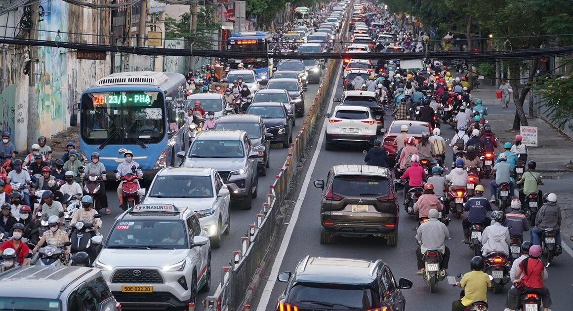 THÔNG TIN BỊ ĐẨY LẠI: 96% XE XĂNG Ở VIỆT NAM KHÔNG SẼ BỊ NGỪNG BÁN VÀO 2030!