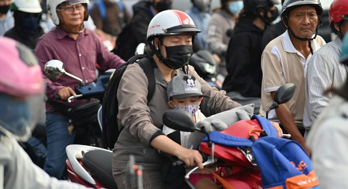 KHÔNG NGỜ, GIAO THÔNG TẠI CỬA NGÕ TP.HCM NÓNG ĐỘNG SAU KỲ NGHỈ LỚN!