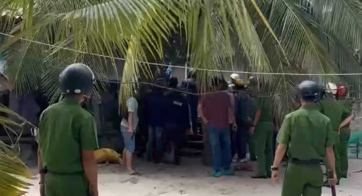 NHÂN VIÊN CÔNG AN XÃ XUÂN LỘC GÂY BẤT NGỜ KHI BỊ NGƯỜI ĐÀN ÔNG ĐÂM NHIỀU NHÁT DAO TRONG LÚC LÀM NHIỆM VỤ, DẪN ĐẾN HI SINH