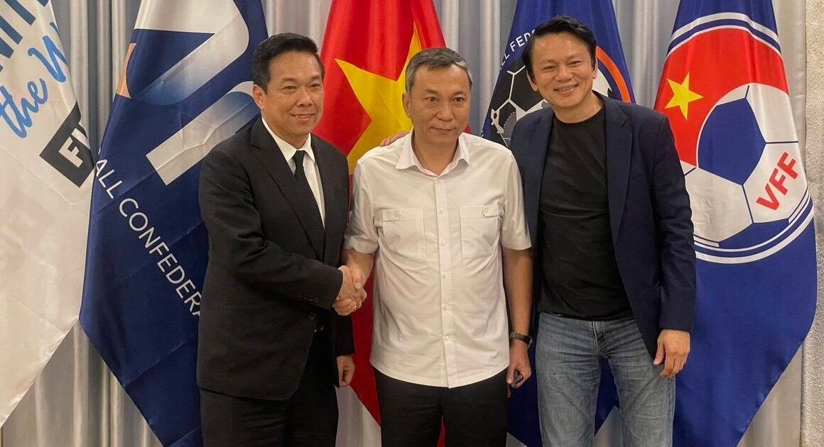 TIẾNG VÕNG LAN TỎA, LÃNH ĐẠO FAT ĐẾN HÀ NỘI GỬI LỜI XIN LỖI VỀ SỰ CỐ NHẦM QUỐC KỲ, ĐỐI THỦ VẪN ĐANG CHỜ ĐỢI ĐÁP ÁN!