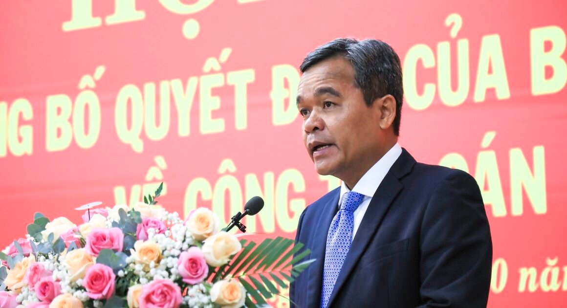 BỘ CHÍNH TRỊ ĐÃ ĐIỀU ĐỘNG ÔNG HỒ VĂN NIÊN THĂNG TIẾN LÊN VỊ TRÍ BÍ THƯ TỈNH ỦY QUẢNG NGÃI NHIỆM KỲ 2025 – 2030!