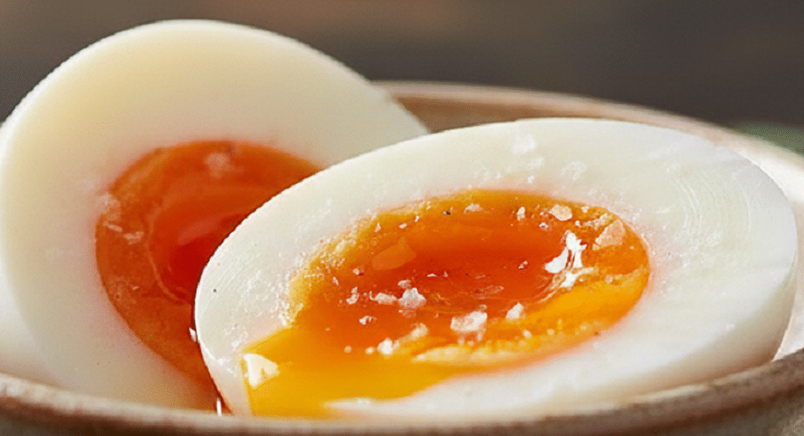 TRỨNG – GẶP GỠ ĐIỀU GÌ MÀ ĐEO MẮC MỌI NGƯỜI LO CHOLESTEROL?