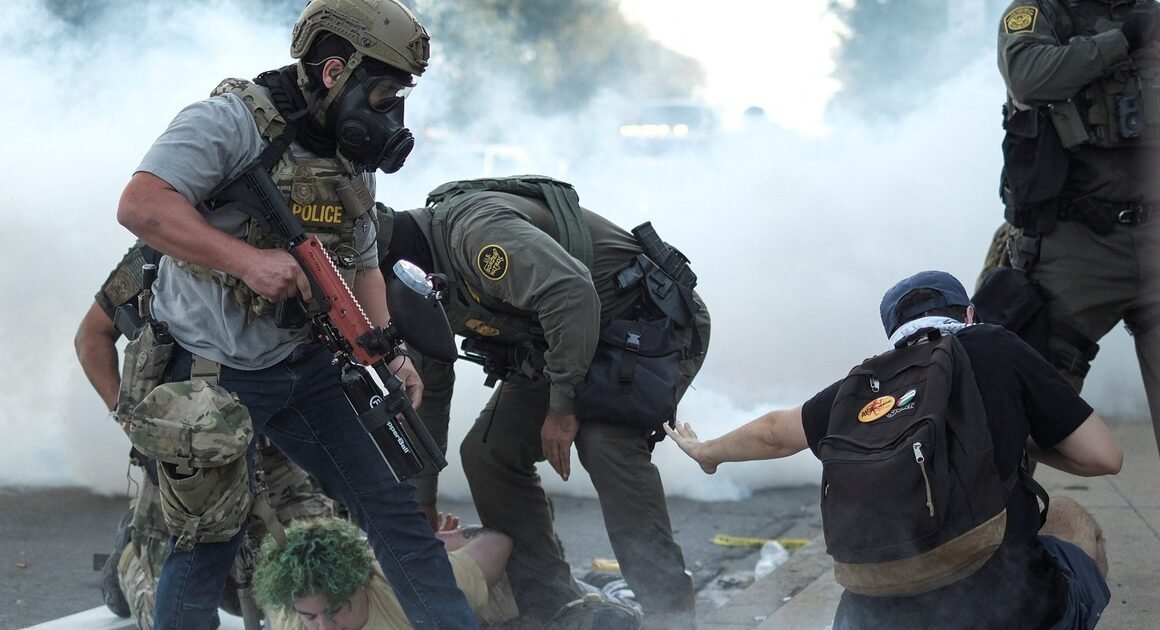 BẬT NHẬT: CHÍNH QUYỀN TỔNG THỐNG DONALD TRUMP DỰ ĐỊNH GỬI ĐẾN 300 VỆ BINH QUỐC GIA ĐẾN ILLINOIS!