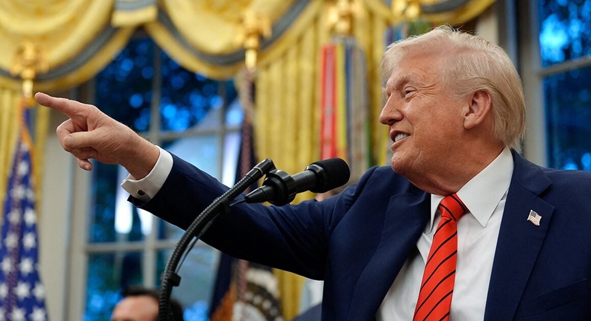 TẠI SAO TỔNG THỐNG DONALD TRUMP LẠI GỬI ĐẠI DIỆN NHẬN GIẢI NOBEL HÒA BÌNH 2025 TỪ VENEZUELA?