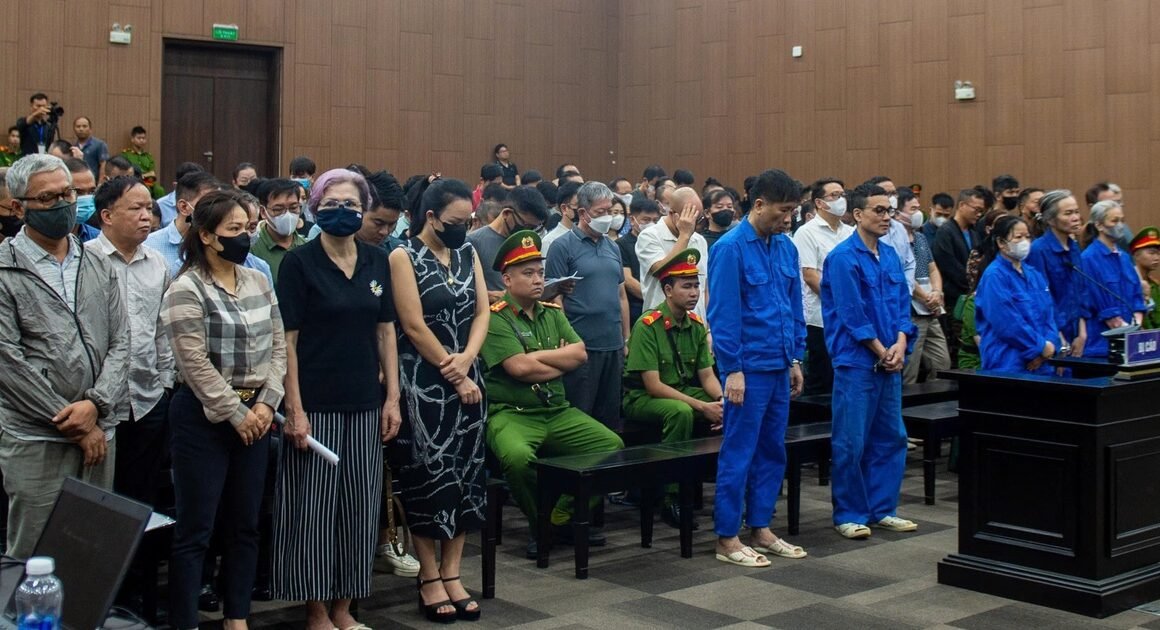 LAO ĐỘNG TỰ DO BỊ BÁO: HÀNG CHỤC TRIỆU ĐỒNG RỒI CHUYỆN ĐÁNG SỢ TẠI KING CLUB PULLMAN!