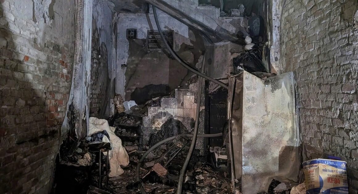 Cháy lớn lan rộng từ tầng 1, gây thiệt mạng 5 người trong ngôi nhà ở ngõ 180 Kim Hoa—bí ẩn chưa được lý giải!