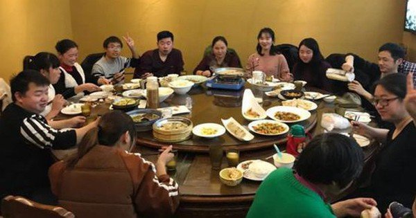 BẠN ĐÃ BAO GIỜ TỰ HỎI: AI LÀ NGƯỜI CHỊU THIỆT TRONG TẬP THỂ?