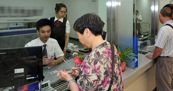 BẠN ĐANG BẤT NGỜ KHI TÀI KHOẢN ĐỔI THÀNH CỔNG THƯỜNG CHO AI ĐÓ!