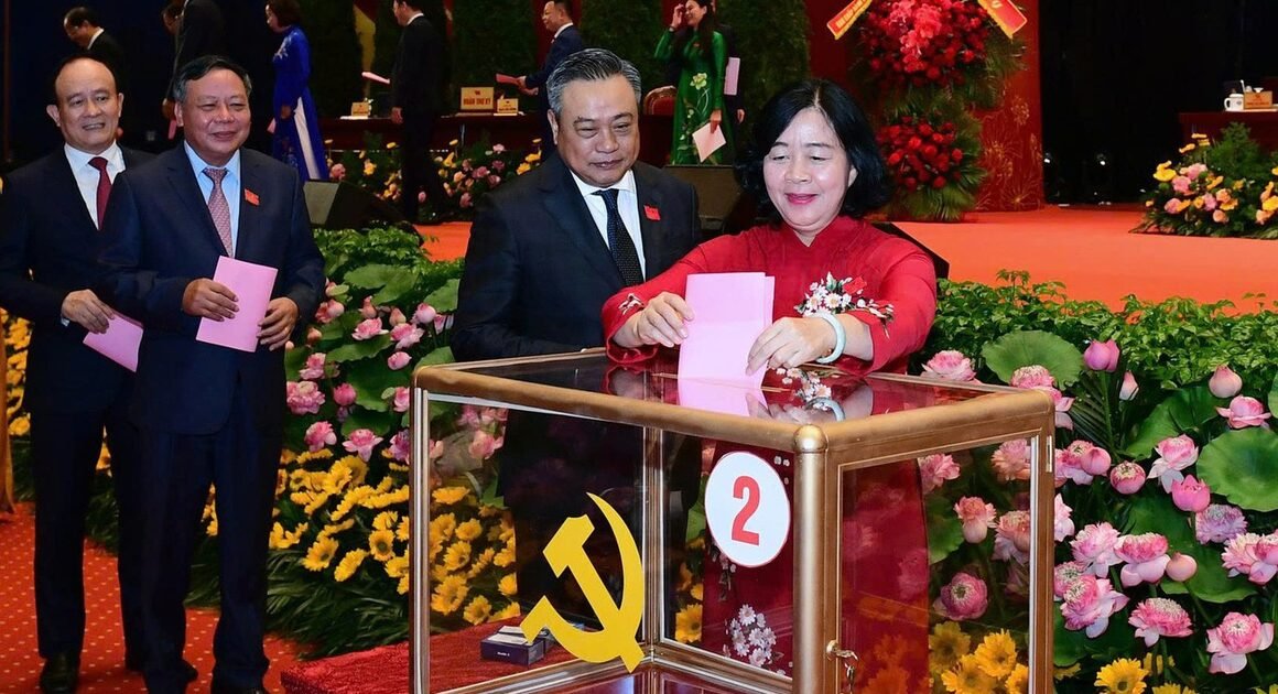 DÀN CHẤP HÀNH ĐẢNG BỘ HÀ NỘI KHÓA XVIII ĐÃ ĐƯỢC BẦU CHỌN, GẮN KẾT NHUỴNH NHẠY VỚI TƯƠNG LAI THỊ THÀNH!