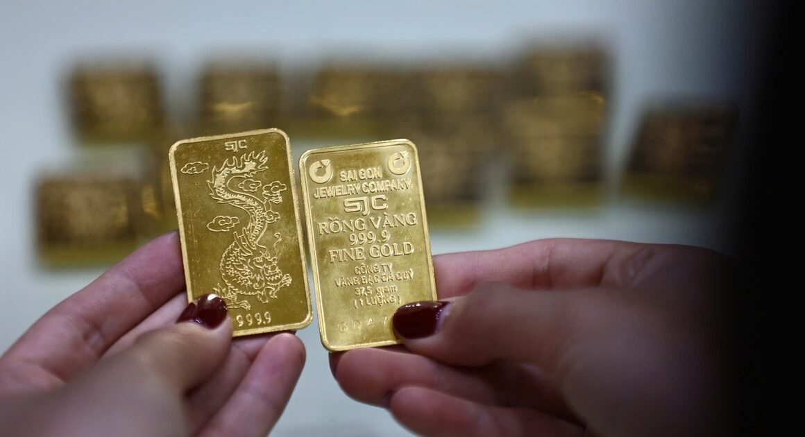 GIÁ VÀNG MIẾNG CHIỀU 14.10 LIÊN TỤC BIẾN ĐỘNG, MANG ĐẾN NHỮNG CƠN SỐT GÂY NGHEO NGÁY!