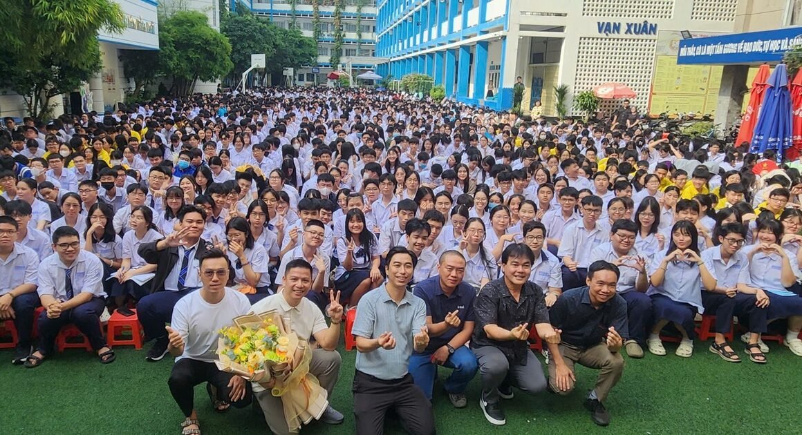 KHÁM PHÁ CHIẾN DỊCH TĂNG CẬP NHẬN THỨC VỀ AN TOÀN MẠNG CHO HỌC SINH THPT!
