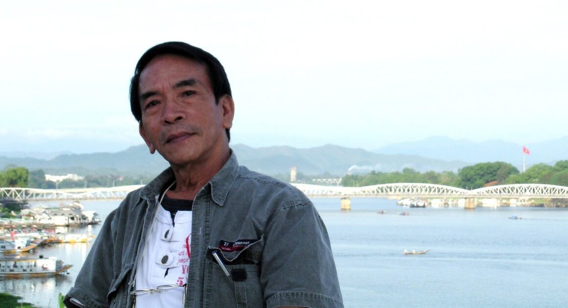 CHUYẾN THĂM VĨNH HẰNG CỦA HOÀNG PHỦ NGỌC PHAN GÂY THƯƠNG tiếc trong lòng bạn đọc