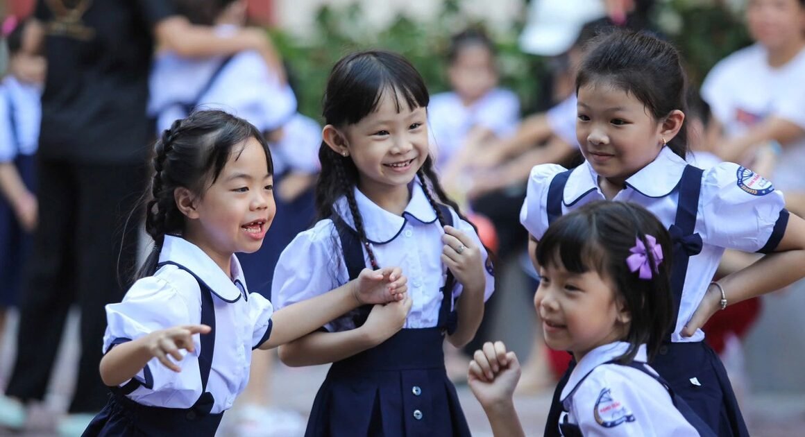 SỐ TIỀN KHỦNG HƠN 2.100 TỈ ĐỒNG SẼ ĐƯỢC DÙNG ĐỂ MIỄN PHÍ BẢO HIỂM Y TẾ HƠN 2 TRIỆU HỌC SINH VÀ GẦN 700.000 NGƯỜI CAO TUỔI!