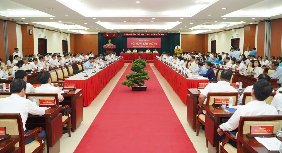 KẾT NỐI TRỰC TUYẾN, KHÔNG GIẤY – ĐẠI HỘI ĐẢNG TP.HCM 2025-2030 ĐỂ BẢO VỆ MÔI TRƯỜNG VÀ TIẾT KIỆM THỜI GIAN!