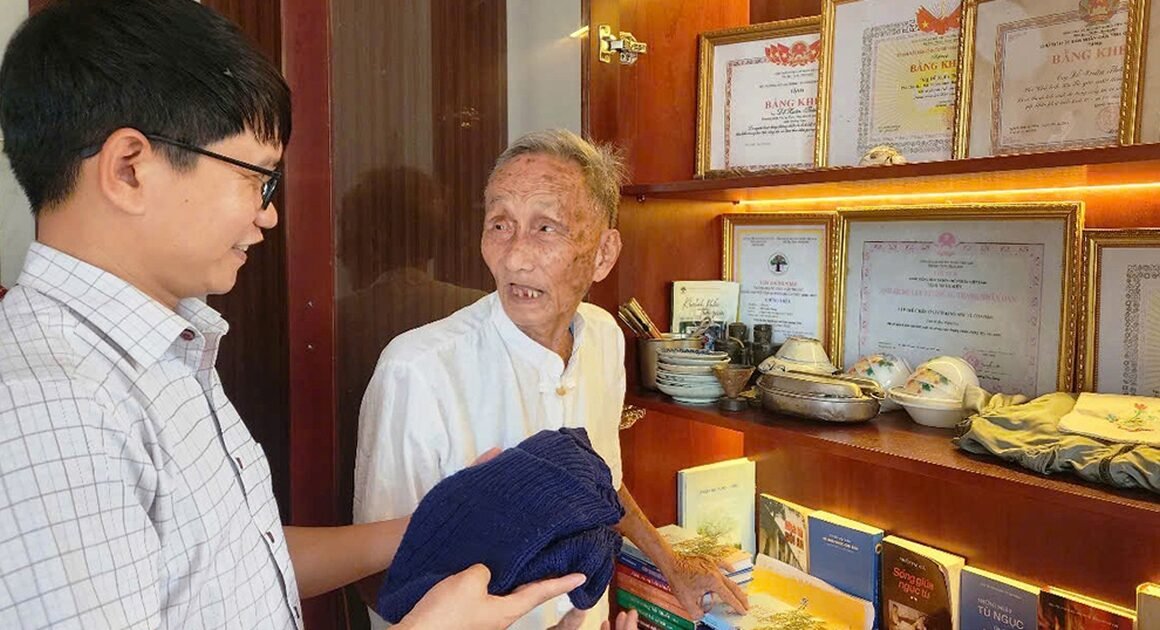 CHUYỆN ĐỜI BỊ ĐỊCH BẮT TÙ ĐÀY CỦA NGƯỜI LIỆT SĨ VỚI BA HỌ, BA TÊN, BA CUỘC ĐỜI NHƯ BA CHUYẾN ĐI TỪ ÁNH SÁNG ĐẾN BÓNG TỐI