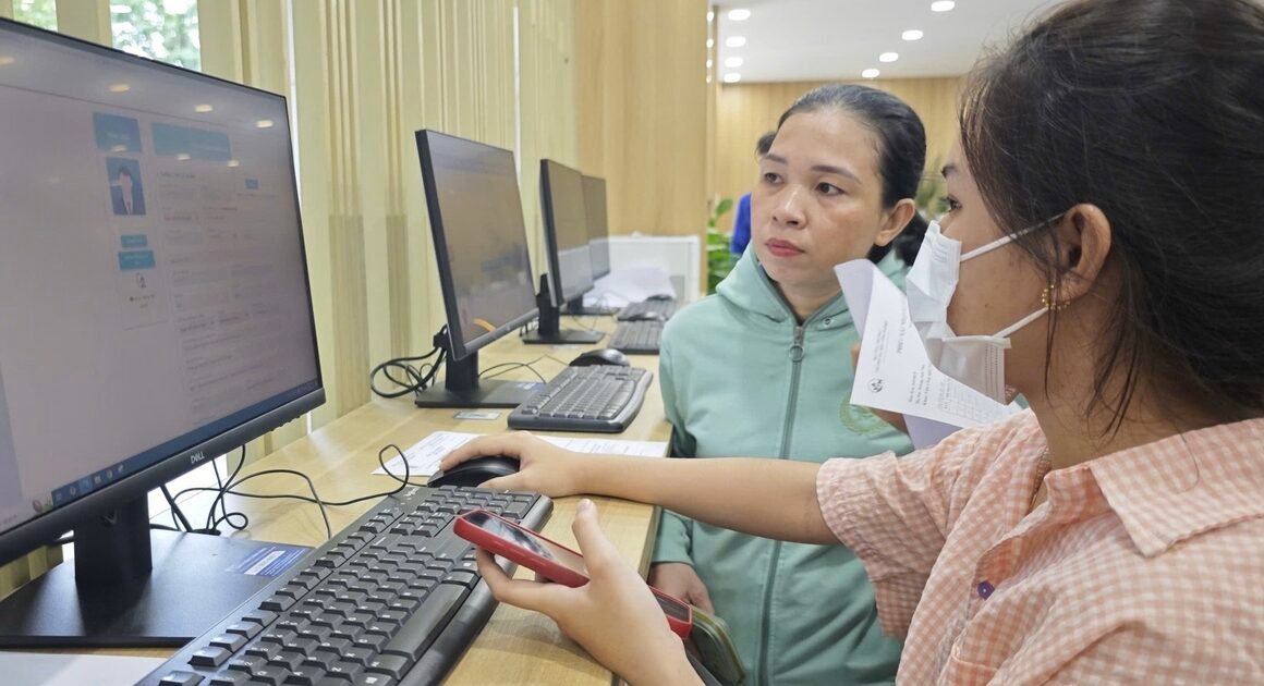 HỌC PHÍ CÁC TRƯỜNG NGHÌN TỈ LY TẤM GẤU, NGƯỜI HỌC ĐANG ĐÓNG GÓP VÀO BỰC XÚC ĐẾN MỨC NÀO?