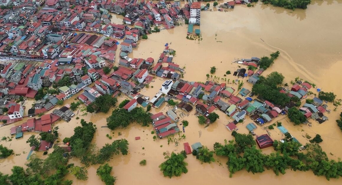 LẠI XẢY RA NGẬP LỤT NẶNG NỀ, HÀNG NGÀN NHÀ DÂN BỊ CÔ LẬP, ĐIỆN MẤT, SÓNG KHÔNG THẤY!
