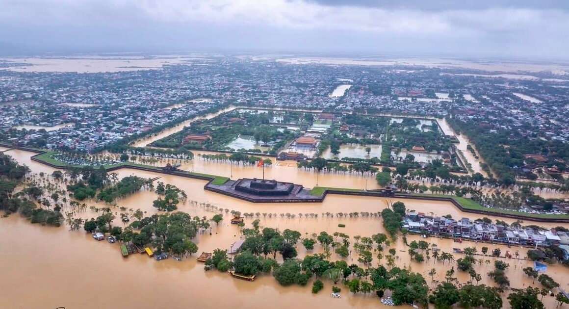 NHỮNG BỨC ẢNH TRƯA MƯA Ở HUẾ GÂY NGẠC NHIÊN VÀ ĐỘC ĐÁO ĐẾN MỨC NÀO?