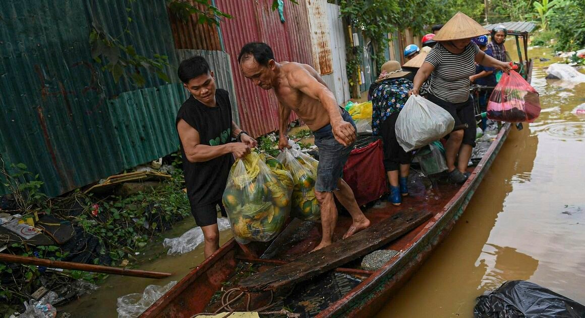 MỰC NƯỚC SÔNG HỒNG DƯỚI NGƯỠNG BÁO ĐỘNG, HÀ NỘI RỒI SẴN CHO NƠI Ở MỚI!