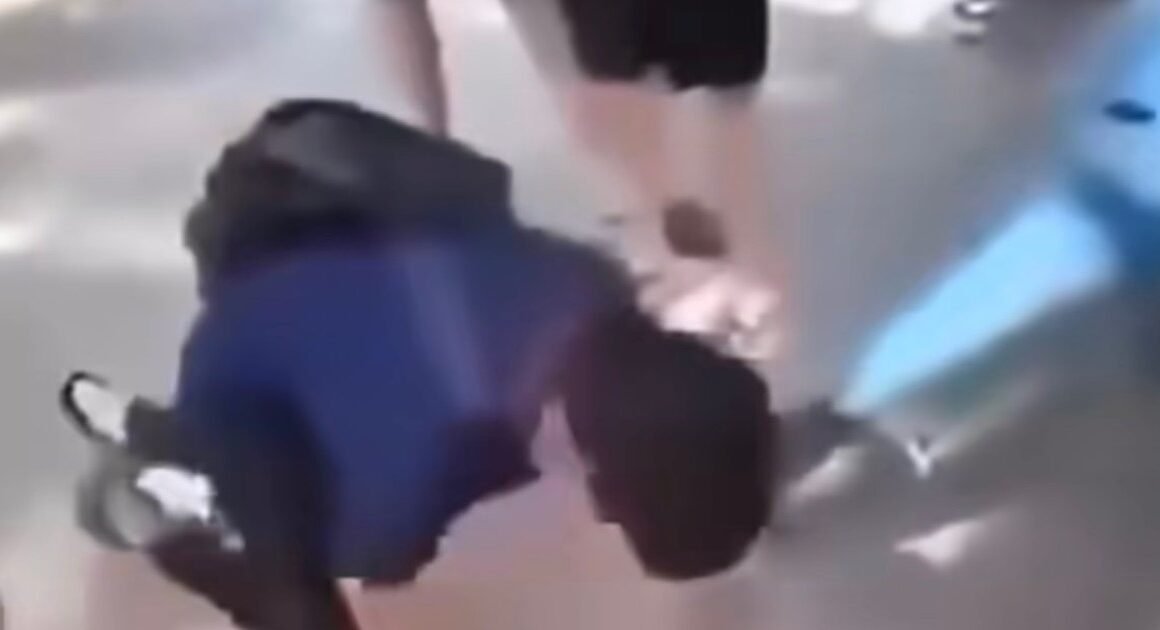 SỰ VIỆC GÂY CHÁO ĐÁO TRONG GIÁO DỤC HÀ NỘI: NAM SINH LỚP 10 BỊ ĐÁNH ĐẬP, BẮT QUỲ LIẾM BIỂN SỐ XE MÀY!