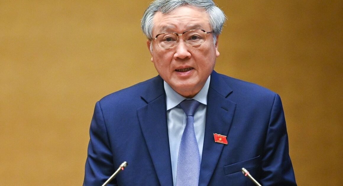 CHUYỆN QUÀ TẶNG ĐỘC ĐÁO NHỘT 100.000 ĐỒNG TRONG NGÀY QUỐC KHÁNH 2.9 GÂY XÔN XAO