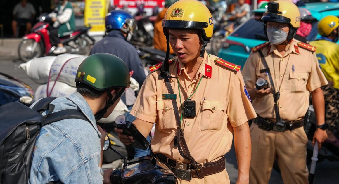 THẮNG LỚN TRONG CHIẾN DỊCH PHÒNG CHỐNG VI PHẠM NỒNG ĐỘ CỒN, CSGT TP.HCM ĐÃ PHẠT HÀNG TRĂM NGƯỜI, BẠN CÓ ĐANG LẠM TỰ VÀO KHOẢNH KHẮC NGUY HIỂM NÀY?