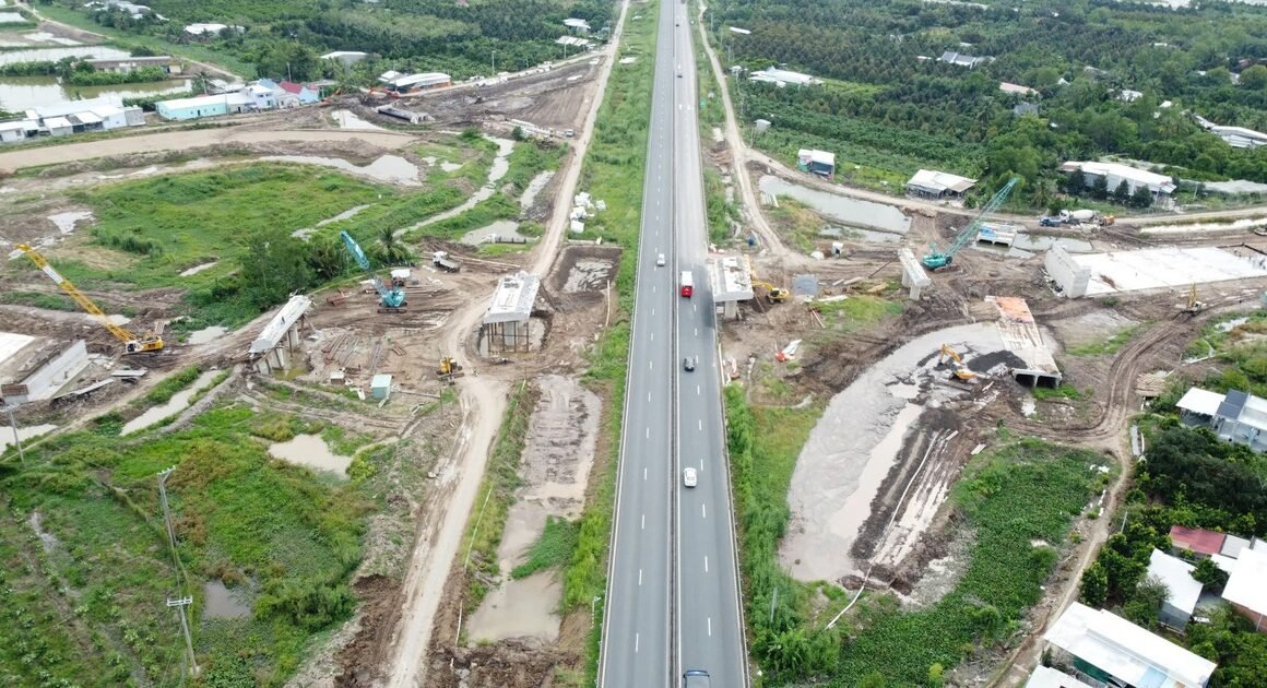 ĐỒNG THÁP KIẾN NGHỊ BỘ XÂY DỰNG CHUYỂN GIAO QUỸ ĐẦU TƯ RIÊNG VÈO HOÀN THIỆN CAO TỐC CÁI THIỆN KHÔNG DÙNG NGUỒN DỰ PHÒNG