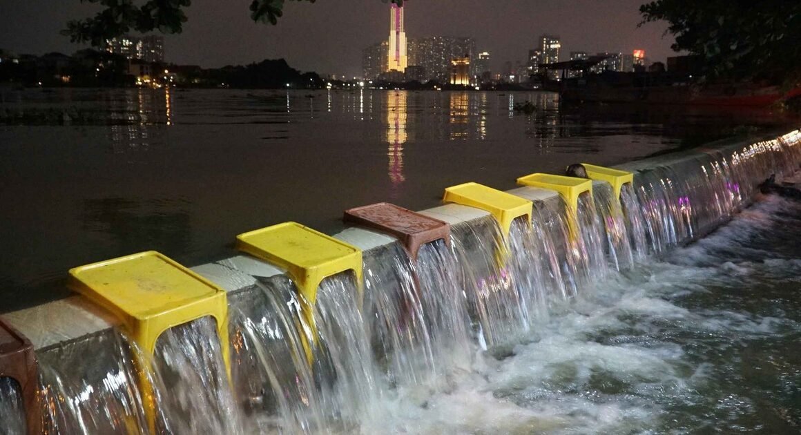 NGẬP LỊCH SỬ ĐANG HÀNH HẠ THÀNH PHỐ, AI CŨNG BỐI RỐI VÀ BẤT NGỜ!
