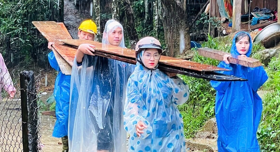 KHI MƯA ĐÁNH SẬP, NHỮNG NGƯỜI TRONG THÁNH NHIỆM LÀ AI?