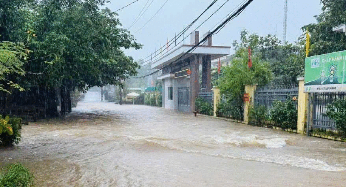 MƯA LỚN ĐÃ VÀ ĐANG GÂY RA NGUY CƠ LŨ QUÉT MẠNH, ĐẶC BIỆT TẠI MIỀN TRUNG VÀ NAM BỘ!