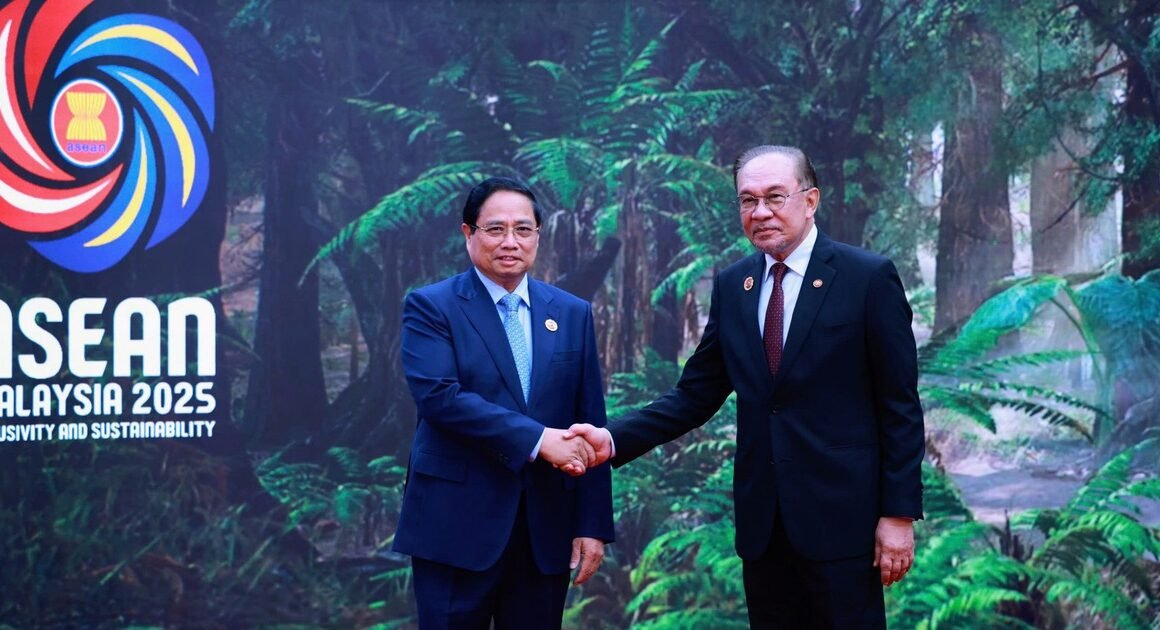 THỦ TƯỚNG MALAYSIA KHÉO LÉO ĐÓN ĐẠI DIỆN ASEAN DÀY CƠ HỘI HỘI NGHỊ CẤP CAO 47