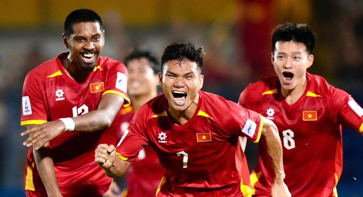 LIỆU ĐỘI TUYỂN VIỆT NAM CÓ ĐỦ KHẢ NĂNG VƯỢT QUA THÁCH THỨC KHÓ NGÀY CẠNH TRANH GÓC CỬA?