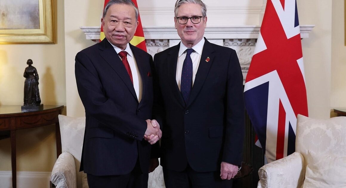 BÙNG NỔ TIN ĐỘT PHÁ: THỦ TƯỚNG ANH VÀ TỔNG Bí THƯ TÔ LÂM CẬN GẦN BẢN CÓ GÌ ĐẶC BIỆT?