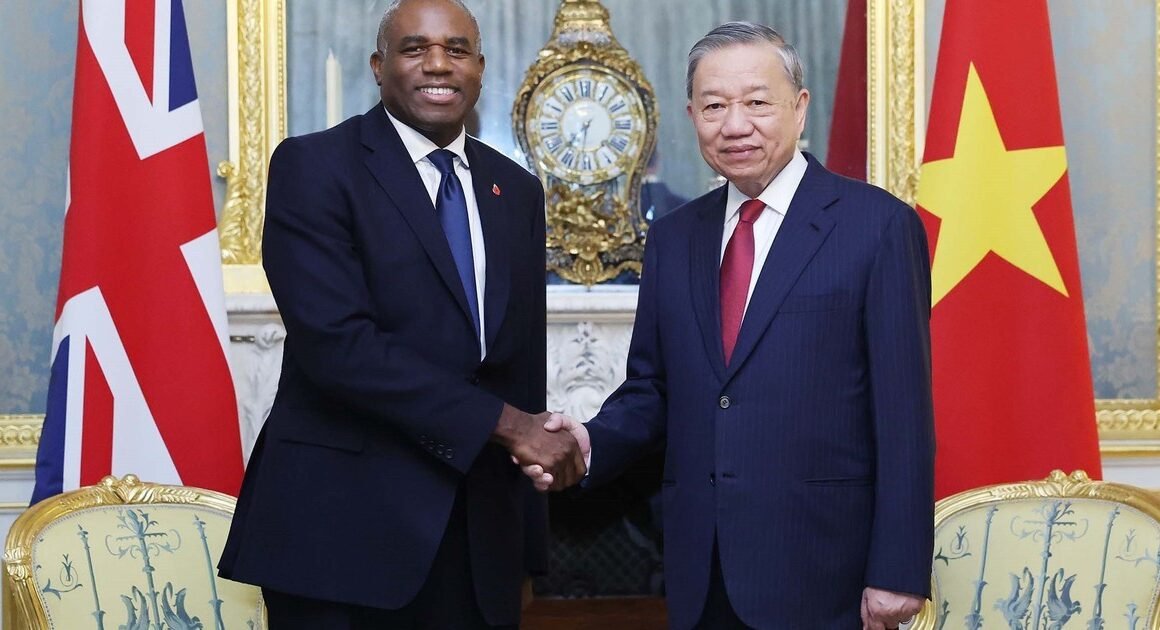 TỔNG BÍ THƯ TÔ LÂM GẶP PHÓ THỦ TƯỚNG ANH DAVID LAMMY TRONG CHUYẾN THĂM CHÍNH THỨC TẠI LONDON