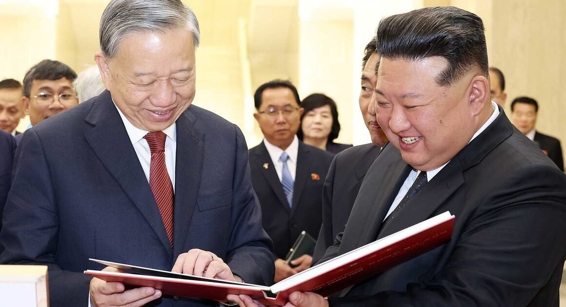 ĐIỀU GẦN ĐẾN CHUYỆN ĐẶC BIỆT: TÔ LÂM GẶP GỠ CHỦ TỊCH TRỊU TIÊN KIM JONG UN SAU LỄ ĐÓN TRỌNG THỂ!