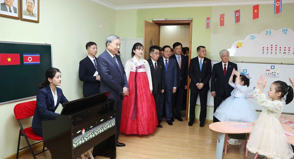 TỔNG BÍ THƯ TÔ LÂM GÂY SỐC KHI ĐẾN THĂM TRƯỜNG MẪU GIÁO VÀ LỚP HỌC ĐẶC BIỆT TÊN BÁC HỒ!