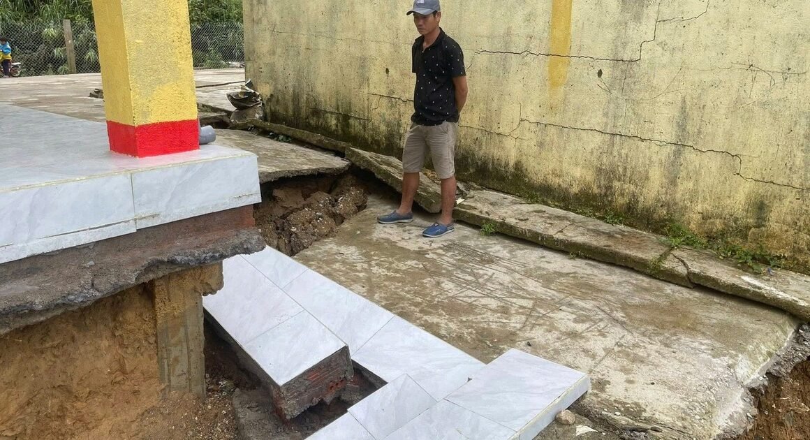 MƯA LỚN LIÊN TUẦN GÂY SỤT LÚN, NGUY CƠ SẠT LỞ ĐẾN TRƯỜNG HỌC TRÊN ĐÀ NẴNG!